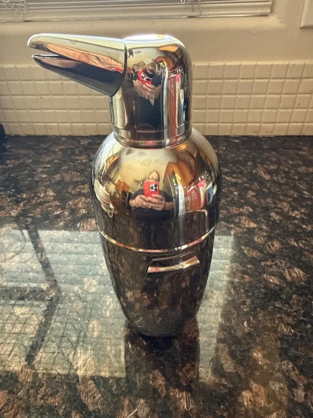 Penguin Stainless Steel Cocktail Martini Shaker With Built-In Strainer has vinta